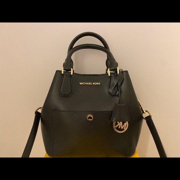 Black and gold Michael Kors Greenwich hobo bag. - Picture 2 of 3